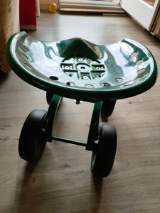 COSTWAY Rollsitz höhenverstellbar fahrbar, Gartenwagen mit Rollen, ausziehbarem Griff & Korb, Gartensitz drehbar bis 150kg 96,5x47,5x47-55cm Kunden-Foto 2