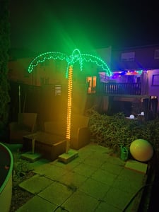 COSTWAY 218cm Künstliche beleuchtete Palme mit LED-Lichtern, klappbarem Sockel, LED Palme für Garten Deko, Party, Zuhause (175x120x218cm) Kunden-Foto 5