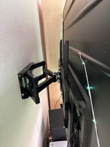 LCD LED TV Fernseher Wandhalter Wandhalterung Fernsehhalterung neigbar schwenkbar 32-70 Zoll Kunden-Foto 1