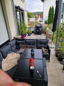 Juskys Polyrattan Lounge Manacor - Sofa, Tisch, Hocker & Kissen inkl. Abdeckung - Grau-meliert & Grau Kunden-Foto 3