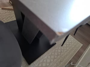 5tlg. ESSGRUPPE Mulde, 1 Tisch Betonoptik+Schwarz - V-Wangengestell - Maß 110x68cm + 4 Esszimmerstühle Samt Grau - Rautensteppung - 100kg belastbar Kunden-Foto 2