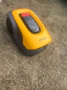 STIGA Mähroboter A 15v | Quad-RTK für akkurates Mähen | HDR Kamera für Hinderniserkennung | Geordnetes Mähe in Mustern und Bahnen | Perfekt für 1500m² Kunden-Foto 2