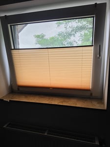 Sonello Plissee Klemmfix ohne Bohren 95cm x 100cm Beige Faltrollo Plisseerollo Jalousie für Tür & Fenster Blickdicht Sichtschutz Sonnenschutz Fertifplissee Rollo Kunden-Foto 1