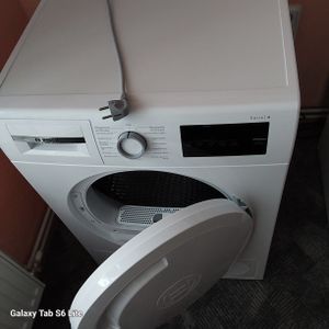 Bosch Serie 4 WTH83V03, Freistehend, Frontlader, Kondensation, Weiß, Drehregler, Rechts Kunden-Foto 1