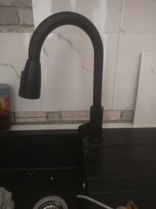 Küchenarmatur Wasserhahn Küche Edelstahl mit Herausziehbarer Spültischarmatur mit Hoher Auslauf für die Küche Delvant AYRO schwarz Kunden-Foto 3