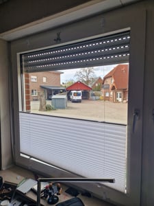 ECOVACS WINBOT W2 PRO Omni Fensterputzroboter mit 6-in-1 Multifunktionsstation mit 1L Original Fensterreinigungsflüssigkeit Kunden-Foto 2