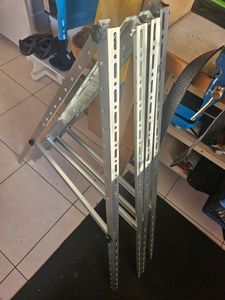 Support 4x pour panneaux photovoltaïques, 114 cm, système de fixation pour panneaux solaires, idéal pour les installations sur balcon et toitures plates, avec réglage d'inclinaison de 0° à 90° Photo du client 1