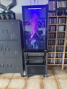 Mini Kühlschrankständer Mit Stauraum Und Abschließbaren Rollen 260 Lbs Kohlenstoffstahl Mini Kühlschranktisch Mit 70l Schublade Schwarz Kunden-Foto 1