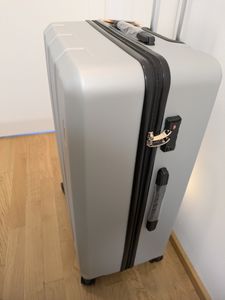 Set de valises rigides Trolleyset (M, L, XL) Valises à roulettes, valises de voyage Bagages à main 4 roulettes, matériau ABS, cadenas TSA Bleu clair Photo du client 6