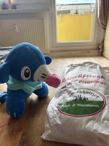 Mewtu Plüschtier 22 cm – Pokémon Kuscheltier – Weiches Spielzeug zum knuddeln Kunden-Foto 2