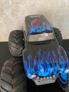 RC-Auto Monster Truck Ferngesteuert mit Licht 360°Drehung Ferngesteuertes Auto Kunden-Foto 3