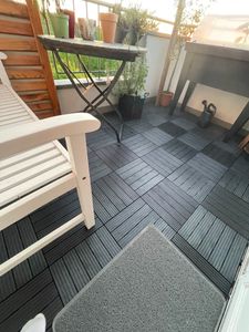 Floordirekt Terasové dlaždice Claire 30 x 30 cm, plastová podlaha na balkon odolná proti povětrnostním vlivům, dlaždice na zaklapnutí pro balkon – hnědá, 11 kusů (1 m²) Fotografie od zákazníka č. 1
