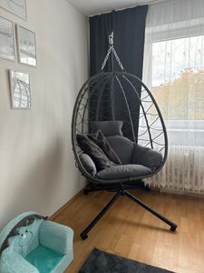 Makika Hängesessel mit Gestell höhenverstellbar aus Polyrattan in Grün / Grau Kunden-Foto 4