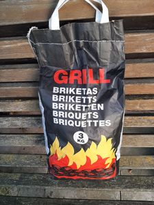 27kg Grillbriketts Pinie Eiche Holzkohle Grillkohle Holzkohlebriketts Kohle Kunden-Foto 1