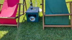 CASARIA® Sonnenliege Holz Wetterfest Klappbar 3-fach Verstellbar bis 160kg Gartenliege Outdoor mit Nackenkissen & Armlehnen Liegestuhl für Garten Balkon Terrasse Camping Akazienholz Kunden-Foto 1