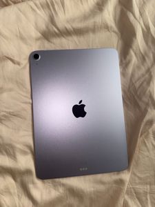 Apple iPad Air, 33 cm (13"), 2732 x 2048 Pixel, 128 GB, 8 GB, iPadOS 18, Blau Kunden-Foto 1
