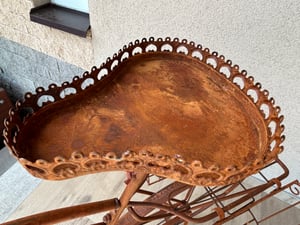 Kobolo Deko-Fahrrad/Pflanzenständer aus Metall Naturrost - Gartendeko Gartendekoration Figuren Pflanzgefäß Gartenfigur Deko für draußen Vorgarten Deco Kunden-Foto 4