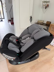 Booboo Safety London Kindersitz i-Size Reboarder, vorwärts  und  rückwärts Einbau, von 40 bis 150 cm, ohne Isofix - Black Grey Kunden-Foto 1