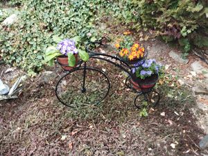 Portafiori a forma di bicicletta Portafiori per 3 vasi da fiori Porta piante Decorazione giardino Balcone Soggiorno Foto del cliente 1