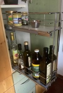 coulisse d'armoire télescopique bremermann, panier d'armoire avec 2 étages et étagères, tiroir de cuisine coulissant avec système Soft-Close, étage inférieur idéal comme support de bouteilles pour jusqu'à 5 bouteilles de 1 litre, organiseur pour épices, aliments, produits de nettoyage, Photo du client 1