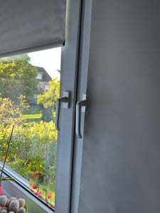 Verdunklungsrollo 70x160cm Hellgrau Thermorollo Fensterrollo Klemmfix ohne Bohren Seitenzugrollo Sonnenschutz Wärmeschutz Blickdicht Rollo Kunden-Foto 1