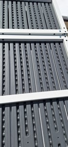 tillvex® Gartenbank Wetterfest 3-4 Sitzer mit Abdeckung & Kissen | Parkbank in Holzoptik bis 300kg belastbar UV-beständig | Sitzbank Garten Terrasse Balkon mit waschbarem Bezug Kunden-Foto 5