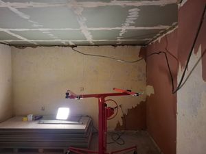 Wiltec XXL Plattenheber bis max. 68 kg, Höhe 140-350 cm, max. Breite 2,90 m, Trockenbau Montagehilfe 1-Mann-Bedienung, 3 Räder mit Feststellbremse, rot Kunden-Foto 1