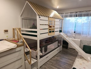 Merax Haus-Etagenbett 90x200 cm mit Rutsche und 2 Schubladen, Kinderbett, Jugendbett aus Holz für 2 Kinder, Stockbett Hochbett, Weiß+Natur Kunden-Foto 2