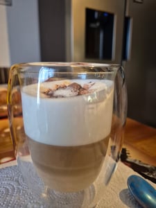 De’Longhi Magnifica ECAM220.80.SB, Kávovar, 1,8 L, Kávové zrná, Mletá káva, Vstavaný mlynček, 1450 W, Čierna, Strieborná Fotografia od zákazníka č. 1