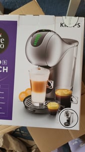 Krups KP440E.20 Dolce Gusto Genio S Kapselmaschine +3x Starbucks Toffee Nut Latte, Farbe:Silber Kunden-Foto 1