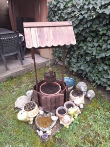 Holzbrunnen mit Dach, Dekobrunnen aus Tannenholz, 115 x 60 x 76 cm, Wunschbrunnen, Gartenbrunnen mit Höhenverstellbarem Eimer, Garten Dekoration Kunden-Foto 1