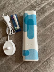 Oral-B Pro Clean, Erwachsener, Rotierende Zahnbürste, Tägliche Pflege, Tiefenreinigung, Zahnfleischpflege, Puls, Blau, Weiß, 2 min, Weiß Kunden-Foto 2