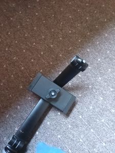 Tablet Tischhalterung 360° verstellbar | Halterung für 4,7 - 12,9 Zoll Tablets | schwenkbar drehbar neigbar | mit schonender Klemme | Selbstklemmende Kunden-Foto 1
