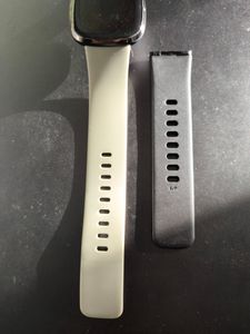 Strap-it Fitbit Sense Silikon Armband Classic (Schwarz) - Große: S Kunden-Foto 1