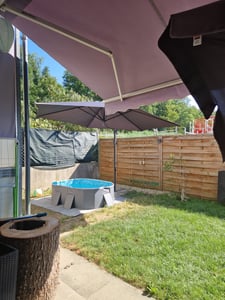 SONGMICS Ampelschirm 350 cm, UV-Schutz UPF 50+, Sonnenschirm mit Ständer, für Garten Terrasse, Kurbel, grau Kunden-Foto 1