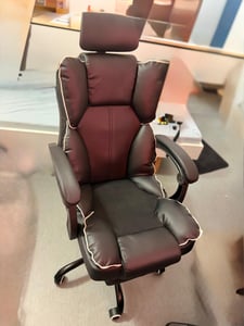 Gaming-Stuhl mit Ventilator, Bürostuhl, Luftkühler und Kühlung – Belüfteter Kühlsitz, mit Liegefunktion,  sanfte Vibrationsmassage, Schwarz Kunden-Foto 42