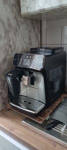 Philips 3200 series EP3546/70, Espresso kávovar, 1,8 L, Mletá káva, Vstavaný mlynček, 1500 W, Čierna Fotografia od zákazníka č. 1