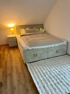 Masseno Boxspringbett MILARA 140x200 cm Komplett-Set mit Bonell Matratze und Topper, Polsterbett mit Bettkästen -Creme, TILIA 03 Kunden-Foto 1