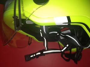 ABUS Stadthelm Pedelec 2.0 ACE - Fahrradhelm mit Rücklicht, Visier, Regenhaube, Ohrenschutz - für Damen und Herren - Weiß Glänzend, Größe L (56-62 cm) Kunden-Foto 1