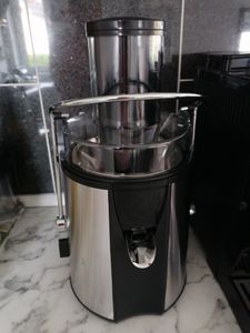 Bomann Entsafter Gemüse und Obst | Juicer Machine mit 1000W | Juicer für mehr Vitamine | Tropfstopp für sauberes Arbeiten | AE 1917 CB Kunden-Foto 1