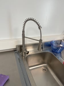 Homelody Küche Armatur mit Brause, 360° Schwenkbar Küchenarmatur Wasserhahn 4 Sprühfunktionen,  Wasserhahn Küche Edelstahl Spültischarmatur, Gebürstet Kunden-Foto 2