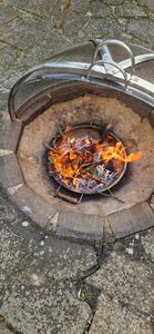 VEVOR Funkenfang für Feuerschalen Ø 914 mm Feuerstellengitter Funkenschutz Edelstahl Funkenhaube 2-mm-Maschenlöcher Feuerschale Funkenschutzhaube Ideal für Feuerstellen Feuerschalen und Kaminen Kunden-Foto 2