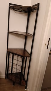 Tribesigns Stojan na víno volně stojící na podlaze, 4-stupňový rohový stojan na víno s držákem na sklenice a úložným prostorem na víno, průmyslový stojan na víno Wine Bar Cabinet, šedý Fotografie od zákazníka č. 1