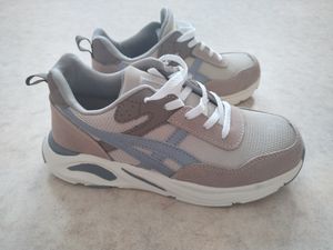 Arbeitsschuhe Stahlkappenschuhe Herren Leichtgewichtige Sicherheitsschuhe Atmungsaktive Anti-Rutsch Arbeitsschuhe Kunden-Foto 5