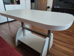 Table basse avec fonction Colin - imitation hêtre - hauteur réglable par ascenseur et extensible - étagère - dimensions 108-157x67cm Photo du client 1