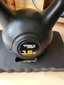 TREX SPORT Kettlebell 16 kg Kugelhantel Schwunghantel TX-016CKB | Kugelgewicht, Fitness & Krafttraining | rutschfester Griff, bodenschonend Kunden-Foto 1