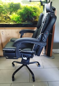 Gaming-Stuhl mit Ventilator, Bürostuhl, Luftkühler und Kühlung – Belüfteter Kühlsitz, mit Liegefunktion,  sanfte Vibrationsmassage, Schwarz Kunden-Foto 10