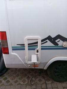 Wohnwagen Serviceklappe | 595x252mm | Weiss | inkl Schließung | Staufachklappe Kunden-Foto 1