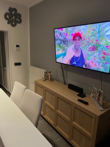 Mueble aparador MODFU con apariencia de madera de roble, mueble auxiliar, armario de cocina con dos compartimentos y frente con diseño de rejilla, 160x40x80 cm Foto del cliente 1