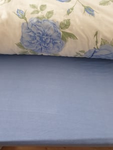 Komfortec 2er Pack Jersey Spannbettlaken 200x200 cm, 100% Baumwolle, Doppelpack Spannbettuch, Rot Kunden-Foto 2